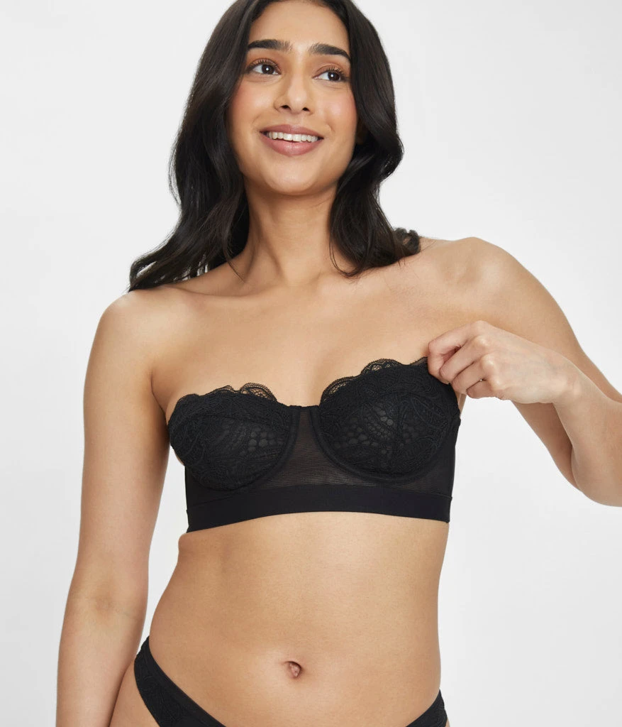 The Lace Strapless: Jet Black 1 The Lace Strapless: Jet Black
