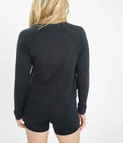 The All-Day Crew Long-Sleeve: Jet Black -Outlet No Wire Bras Store 3 on model back all day crew long sleeve jet black d7144606 5173 4186 a2cf 947764cdb034