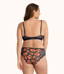 The Busty Bralette: Poppy Floral -Outlet No Wire Bras Store 3 on model back busty bralette print poppy floral a6f1c257 6225 404c 8e44 d74f0fb51dbe