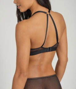 The Deep V No-Wire Push-Up: Jet Black -Outlet No Wire Bras Store 3 on model back deep v nwpu jet black