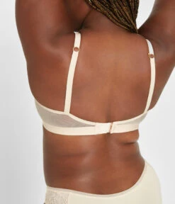 The Lace No-Wire Push-Up: Toasted Almond 14 The Lace No-Wire Push-Up: Toasted Almond -Outlet No Wire Bras Store 3 on model back lace no wire push up toasted almond