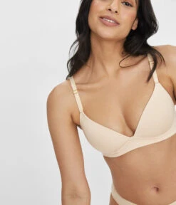 The All-Day Plunge No-Wire Bra: Toasted Almond -Outlet No Wire Bras Store 3 on model front2 all day plunge no wire toasted almond