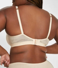 The All-Day T-Shirt Bra: Toasted Almond -Outlet No Wire Bras Store 4 on model back all day t shirt bra toasted almond