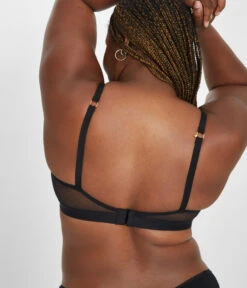 The Lace No-Wire Push-Up: Jet Black -Outlet No Wire Bras Store 4 on model back lace no wire push up jet black
