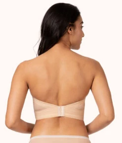 The Low Back Strapless: Toasted Almond 10 The Low Back Strapless: Toasted Almond -Outlet No Wire Bras Store 4 on model back low back strapless toasted almond aa4bf87c d7c4 4092 b11c 29c7693e6c9e