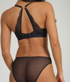 The T-Shirt Bra: Jet Black -Outlet No Wire Bras Store 4 on model back tshirt bra jet black