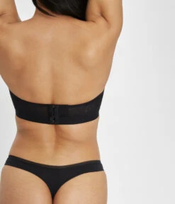 The Lace Strapless: Jet Black 13 The Lace Strapless: Jet Black -Outlet No Wire Bras Store 5 on model back lace strapless jet black