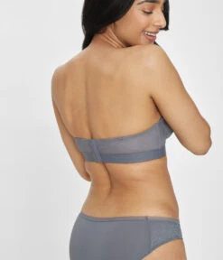 The Lace Strapless: Smoke -Outlet No Wire Bras Store 5 on model back lace strapless smoke