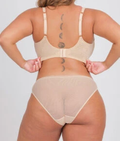 The Smooth Lace Minimizer Bra: Toasted Almond 15 The Smooth Lace Minimizer Bra: Toasted Almond -Outlet No Wire Bras Store 5 on model back1 smooth lace minimizer toasted almond