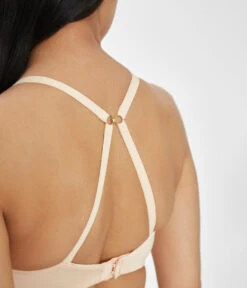 The All-Day Plunge No-Wire Bra: Toasted Almond -Outlet No Wire Bras Store 6 on model back2 all day plunge no wire toasted almond