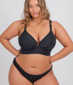 The Spacer Bra: Jet Black 20 The Spacer Bra: Jet Black -Outlet No Wire Bras Store sizeswap 38DDD 1 front spacer bra jet black